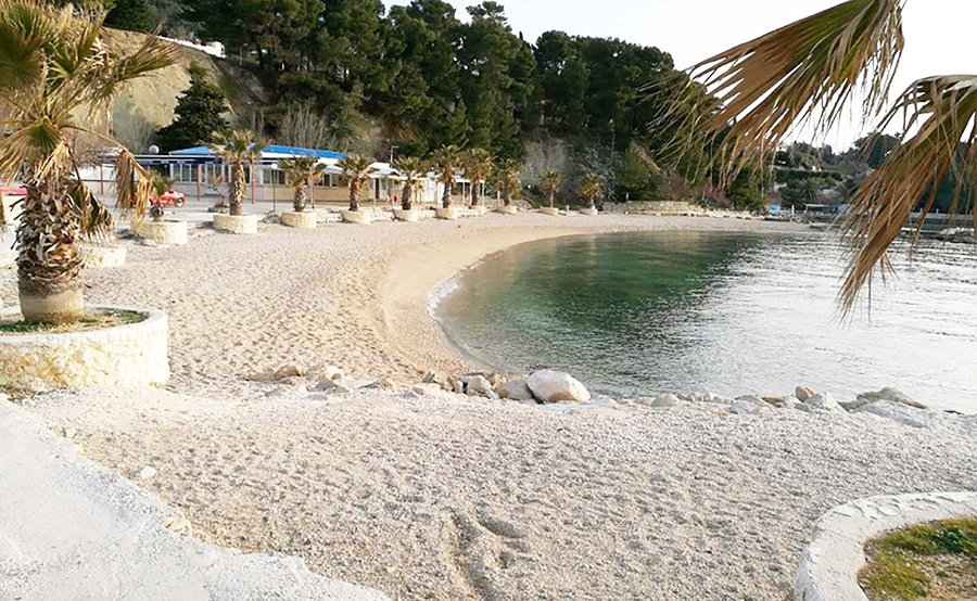 Kaštelet Beach (Obojena) - Split Beaches